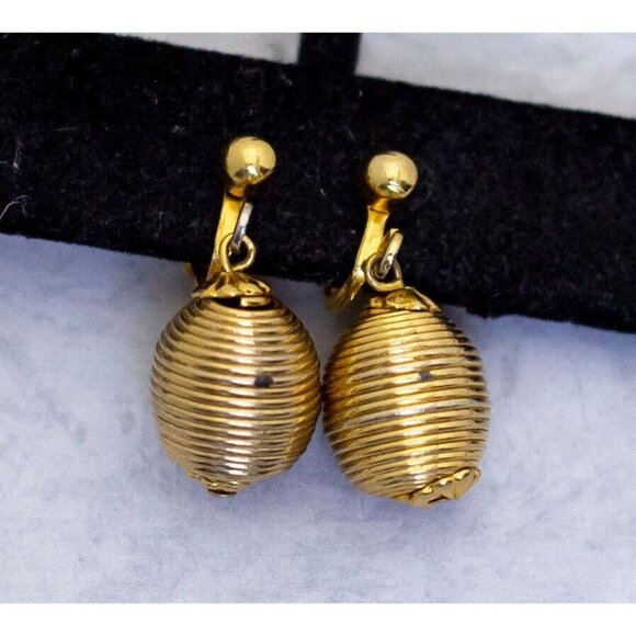 Vintage Gold Tone Earrings, Beehive Earrings, Honey  Clip On Earrings - CF1 - Picture 1 of 2